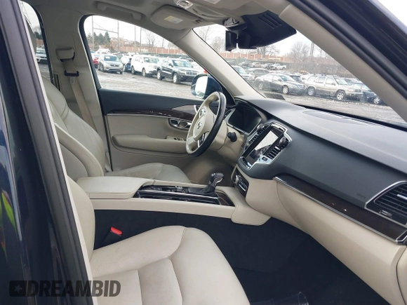 2017 Volvo XC90 Momentum with VIN YV4A22PK2H1141852, listed as a IAAI auction lot 41534159 with 118,473 mi miles. Bid and sale history available at carsss.com. Image 5.
