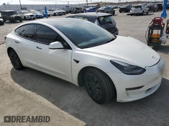 2021 Tesla Model 3 Standard Range Plus z VIN 5YJ3E1EA8MF098935, wystawiony jako Copart lot #53267905 z przebiegiem 116 673 mil mil oraz Szkody całkowita. Historia ofert i sprzedaży dostępna na DreamBid. Obrazek 4.