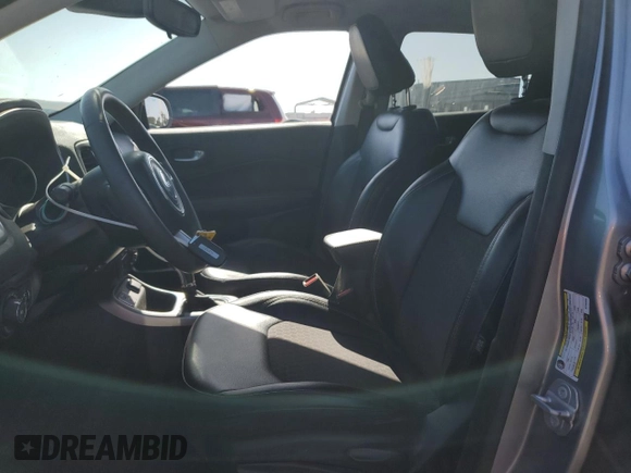 2021 Jeep Compass Latitude z VIN 3C4NJCBB5MT560009, wystawiony jako Copart lot #58405235 z przebiegiem 68 240 mil mil oraz Szkoda całkowita • Salvage title. Historia ofert i sprzedaży dostępna na DreamBid. Obrazek 7.