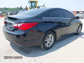 2013 Hyundai Sonata GLS z VIN 5NPEB4AC9DH531707, wystawiony jako IAAI lot #42483354 z przebiegiem 226 978 mil mil oraz . Historia ofert i sprzedaży dostępna na DreamBid. Obrazek 4.