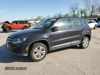 2015 Volkswagen Tiguan S z VIN WVGAV7AX3FW563832, wystawiony jako Copart lot #53180945 z przebiegiem 120 717 mil mil oraz Czysty tytuł • Clean title. Historia ofert i sprzedaży dostępna na DreamBid. Obrazek 1.