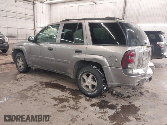 2006 Chevrolet TrailBlazer LS with VIN 1GNDT13S562139458, listed as a IAAI auction lot 41545068 with 208,914 mi miles and . Bid and sale history available at DreamBid. Image 3.