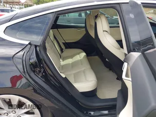 2017 Tesla Model S 60 z VIN 5YJSA1E13HF228486, wystawiony jako IAAI lot #42092686 z przebiegiem 78 089 mil mil oraz . Historia ofert i sprzedaży dostępna na DreamBid. Obrazek 8.