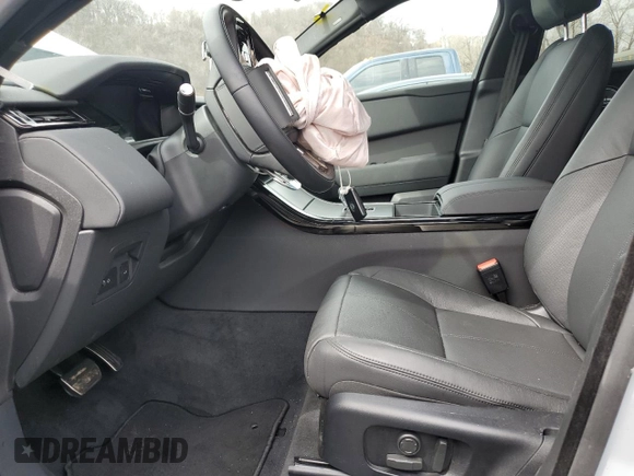 2025 Land Rover Range Rover Velar Dynamic SE with VIN SALYL2EX9SA809949, listed as a Copart auction lot 51933345 with 3,804 mi miles and Salvage title. Bid and sale history available at DreamBid. Image 7.