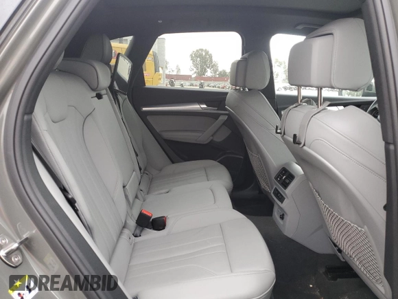 2024 Audi Q5 S line Premium Plus z VIN WA1EAAFY9R2045228, wystawiony jako Copart lot #53828645 z przebiegiem 16 502 mil mil oraz Szkoda całkowita • Salvage title. Historia ofert i sprzedaży dostępna na DreamBid. Obrazek 10.