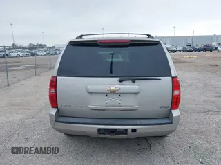 2009 Chevrolet Tahoe 2LT z VIN 1GNEC23379R258434, wystawiony jako IAAI lot #41558672 z przebiegiem 133 646 mil mil oraz . Historia ofert i sprzedaży dostępna na DreamBid. Obrazek 16.