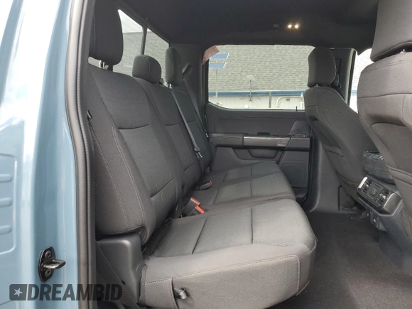 2023 Ford F-150 XL z VIN 1FTEW1EP6PKD55009, wystawiony jako Copart lot #53661895 z przebiegiem 22 594 mil mil oraz Szkoda całkowita • Salvage title. Historia ofert i sprzedaży dostępna na DreamBid. Obrazek 10.