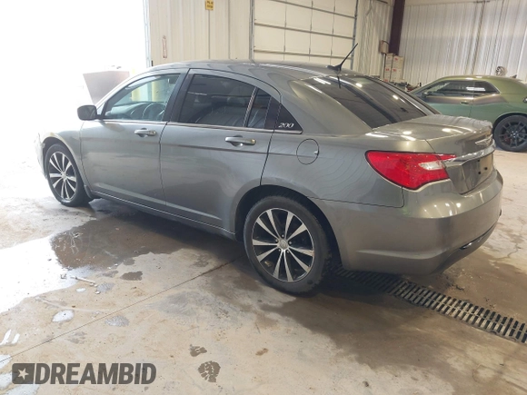 2013 Chrysler 200 Limited with VIN 1C3CCBCG9DN701934, listed as a IAAI auction lot 42096196 with 165,839 mi miles. Bid and sale history available at carsss.com. Image 3.