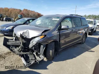 2019 Toyota Sienna XLE Auto Access Seat with VIN 5TDYZ3DCXKS973790, listed as a Copart auction lot 76758454 with 215,158 mi miles and Salvage Title. Bid and sale history available at carsss.com. Image 1.