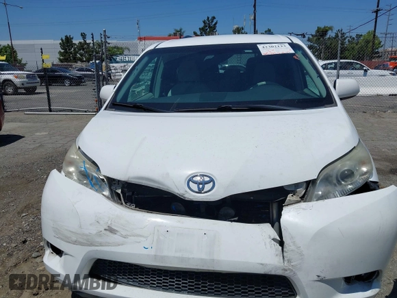 2011 Toyota Sienna LE AAS with VIN 5TDKK3DC3BS164612, listed as a IAAI auction lot 42302123 with 165,941 mi miles and . Bid and sale history available at DreamBid. Image 12.