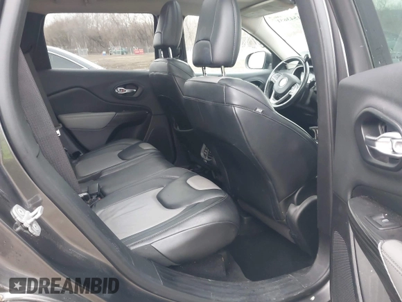 2014 Jeep Cherokee Limited with VIN 1C4PJMDS3EW137985, listed as a IAAI auction lot 41543651 with 131,312 mi miles. Bid and sale history available at carsss.com. Image 8.