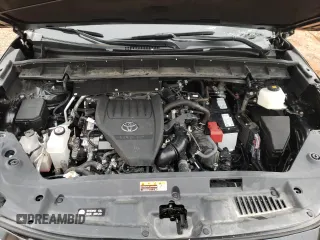 2023 Toyota Highlander L z VIN 5TDKDRAH7PS512254, wystawiony jako Copart lot #51117995 z przebiegiem 15 624 mil mil oraz Szkoda całkowita • Salvage title. Historia ofert i sprzedaży dostępna na DreamBid. Obrazek 12.