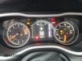 2018 Jeep Cherokee Latitude Plus with VIN 1C4PJLLB1JD512001, listed as a Copart auction lot 77412584 with 40,637 mi miles and Salvage title. Bid and sale history available at DreamBid. Image 9.
