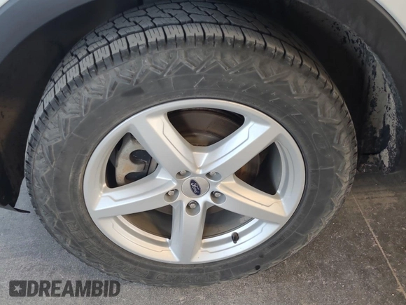 2018 Ford Explorer with VIN 1FM5K8B82JGB35163, listed as a IAAI auction lot 42663602 with 181,056 mi miles and . Bid and sale history available at DreamBid. Image 4.