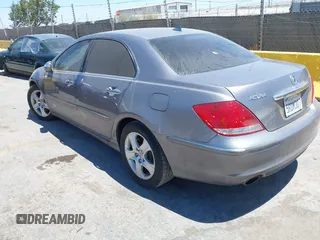 2005 Acura RL with VIN JH4KB165X5C011801, listed as a IAAI auction lot 42655208 with 190,816 mi miles and . Bid and sale history available at DreamBid. Image 3.