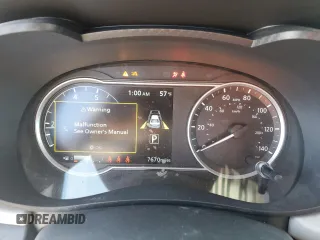 2022 Nissan Versa SV z VIN 3N1CN8EV0NL839211, wystawiony jako Copart lot #83053744 z przebiegiem 7 670 mil mil oraz Szkoda całkowita • Salvage title. Historia ofert i sprzedaży dostępna na DreamBid. Obrazek 9.