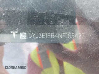 2022 Tesla Model 3 Long Range z VIN 5YJ3E1EB4NF165427, wystawiony jako IAAI lot #42290413 z przebiegiem 73 493 mil mil oraz . Historia ofert i sprzedaży dostępna na DreamBid. Obrazek 9.