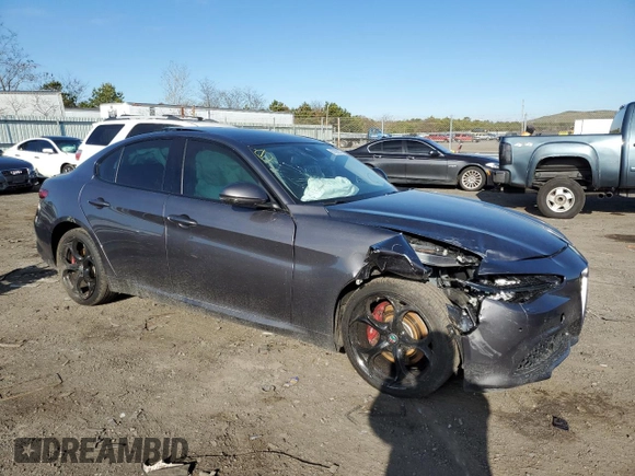 2017 Alfa Romeo Giulia Ti with VIN ZARFAEEN3H7557065, listed as a Copart auction lot 67892372 with 71,661 mi miles. Bid and sale history available at carsss.com. Image 4.