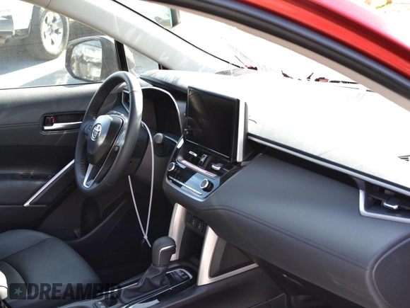 2025 Toyota Corolla Cross XLE с VIN 7MUDAABGXSV121641, выставлен на аукционе Copart как лот 61983615 с пробегом 8 831 миль миль и Списание • Salvage title. История ставок и продаж доступна на DreamBid. Изображение 9.