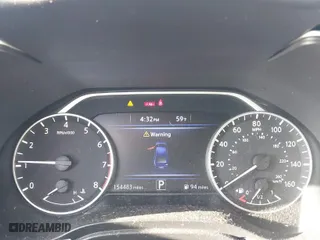 2017 Nissan Maxima SR with VIN 1N4AA6AP8HC412862, listed as a IAAI auction lot 41725246 with 154,483 mi miles. Bid and sale history available at carsss.com. Image 7.