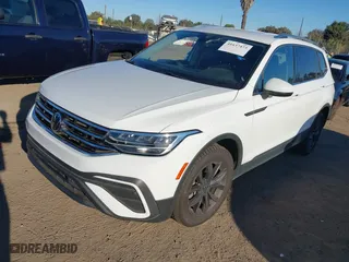 2022 Volkswagen Tiguan SE with VIN 3VV3B7AXXNM020225, listed as a IAAI auction lot 41637473 with 32,340 mi miles. Bid and sale history available at carsss.com. Image 2.