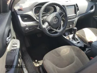 2016 Jeep Cherokee Latitude z VIN 1C4PJLCB3GW146443, wystawiony jako Copart lot #61865135 z przebiegiem 204 516 mil mil oraz Czysty tytuł • Clean title. Historia ofert i sprzedaży dostępna na DreamBid. Obrazek 8.