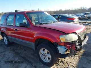 2007 Ford Escape XLS with VIN 1FMYU02Z87KA40260, listed as a IAAI auction lot 41588287 with 188,144 mi miles. Bid and sale history available at carsss.com. Image 1.