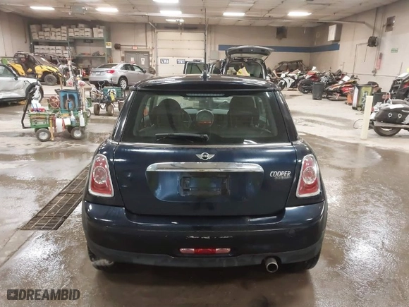 2012 MINI Cooper Hardtop with VIN WMWSU3C54CT543292, listed as a IAAI auction lot 41419223 with 118,487 mi miles. Bid and sale history available at carsss.com. Image 17.