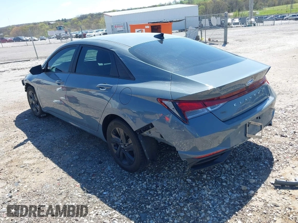 2022 Hyundai Elantra SEL z VIN KMHLM4AG5NU365970, wystawiony jako IAAI lot #42008183 z przebiegiem 62 332 mil mil oraz . Historia ofert i sprzedaży dostępna na DreamBid. Obrazek 3.