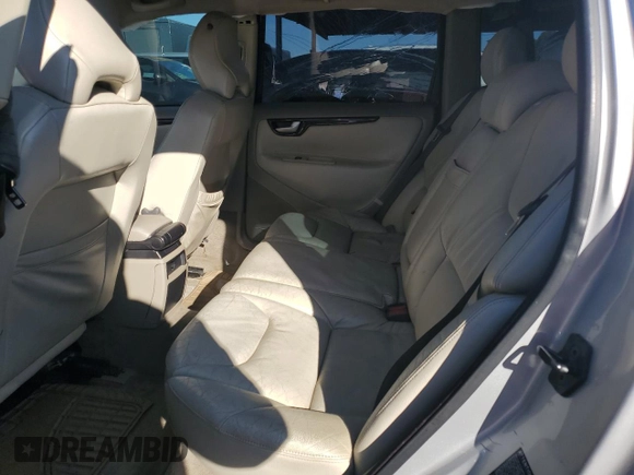 2004 Volvo V70 with VIN YV1SW59V142358585, listed as a Copart auction lot 88553485 with 215,670 mi miles and Salvage title. Bid and sale history available at DreamBid. Image 10.