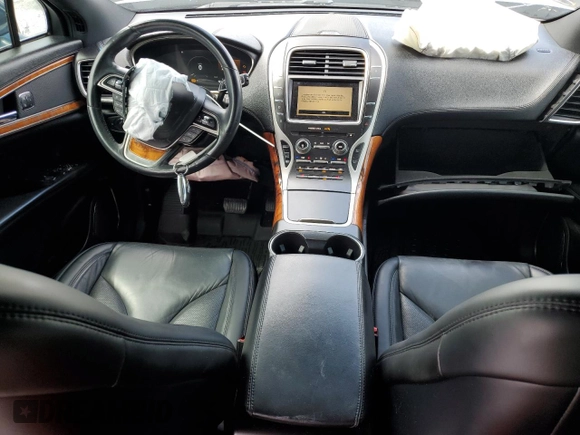 2019 Lincoln Nautilus Select z VIN 2LMPJ8K92KBL24090, wystawiony jako Copart lot #55441825 z przebiegiem 43 703 mil mil oraz Nie do naprawy • Non repairable. Historia ofert i sprzedaży dostępna na DreamBid. Obrazek 8.