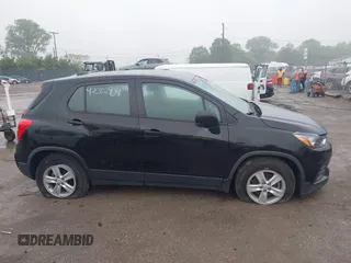 2020 Chevrolet Trax LS with VIN 3GNCJKSB8LL125797, listed as a IAAI auction lot 42302904 with 35,103 mi miles and . Bid and sale history available at DreamBid. Image 13.