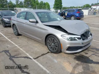 2019 BMW 5 Series 530i с VIN WBAJA5C56KWA58071, выставлен на аукционе IAAI как лот 42214966 с пробегом 71 401 миль миль и . История ставок и продаж доступна на DreamBid. Изображение 1.