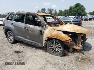 2017 Toyota Highlander with VIN N0V1N67037264, listed as a Copart auction lot 67037264 with Not provided miles and Non repairable. Bid and sale history available at DreamBid. Image 4.