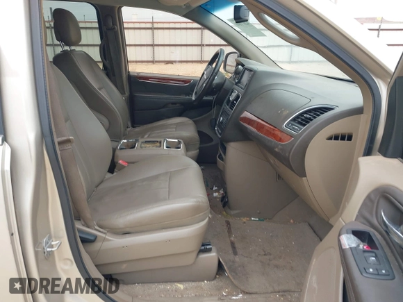2013 Chrysler Town & Country Touring with VIN 2C4RC1BGXDR662534, listed as a IAAI auction lot 42071840 with 120,098 mi miles. Bid and sale history available at carsss.com. Image 5.