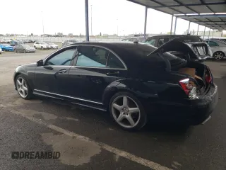 2011 Mercedes-Benz S 550 with VIN WDDNG7BB3BA405605, listed as a Copart auction lot 51168365 with 109,428 mi miles and Salvage Title. Bid and sale history available at DreamBid. Image 2.