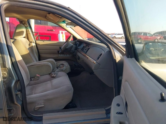 2004 Ford Crown Victoria Standard with VIN 2FAFP73W64X107579, listed as a IAAI auction lot 41823273 with 131,921 mi miles. Bid and sale history available at carsss.com. Image 5.