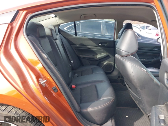 2019 Nissan Altima 2.5 SR with VIN 1N4BL4CV6KC102571, listed as a IAAI auction lot 40963352 with 203,747 mi miles. Bid and sale history available at carsss.com. Image 8.