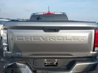 2023 Chevrolet Colorado 2WD LT с VIN 1GCPSCEK3P1131688, выставлен на аукционе IAAI как лот 42396507 с пробегом 21 621 миль миль и . История ставок и продаж доступна на DreamBid. Изображение 16.