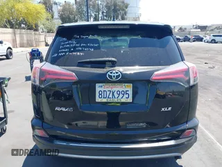 2018 Toyota RAV4 XLE z VIN 2T3WFREV1JW450514, wystawiony jako IAAI lot #42291018 z przebiegiem 89 370 mil mil oraz . Historia ofert i sprzedaży dostępna na DreamBid. Obrazek 17.
