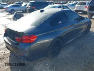 2015 BMW M4 z VIN WBS3R9C57FK334921, wystawiony jako IAAI lot #41869773 z przebiegiem 107 058 mil mil oraz . Historia ofert i sprzedaży dostępna na DreamBid. Obrazek 4.