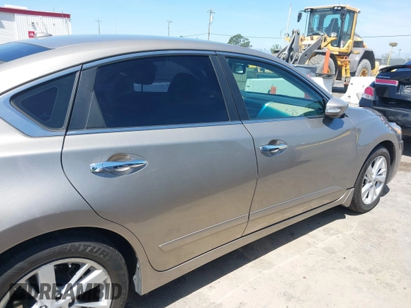 2014 Nissan Altima S with VIN 1N4AL3APXEC406131, listed as a IAAI auction lot 42172846 with 136,315 mi miles and . Bid and sale history available at carsss.com. Image 14.