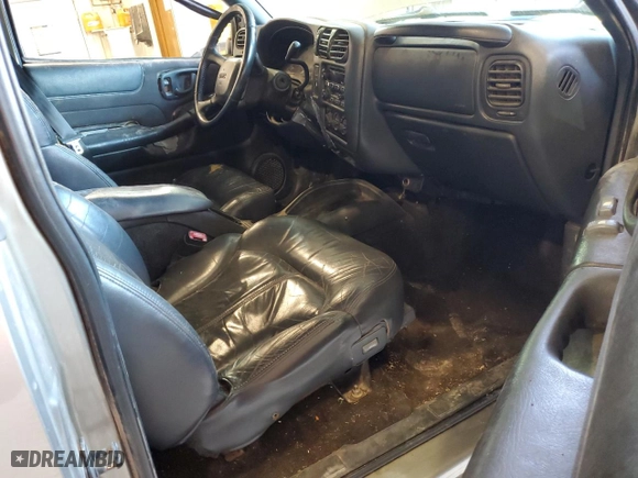 2003 GMC Sonoma SLS with VIN 1GTDT19X038102919, listed as a Copart auction lot 63662154 with 0 mi miles and Salvage Title. Bid and sale history available at carsss.com. Image 8.