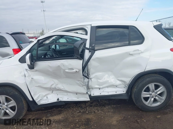 2020 Chevrolet Trax LS z VIN KL7CJKSB8LB085048, wystawiony jako IAAI lot #38242977 z przebiegiem 32 428 mil mil oraz . Historia ofert i sprzedaży dostępna na DreamBid. Obrazek 14.