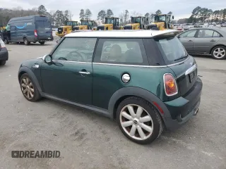 2007 MINI Hardtop S with VIN WMWMF73547TL91451, listed as a Copart auction lot 48507445 with 124,330 mi miles and Clean Title. Bid and sale history available at DreamBid. Image 2.