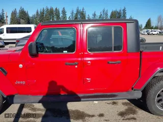 2022 Jeep Gladiator Overland with VIN 1C6HJTFG0NL183144, listed as a IAAI auction lot 41445776 with 50,797 mi miles. Bid and sale history available at carsss.com. Image 15.
