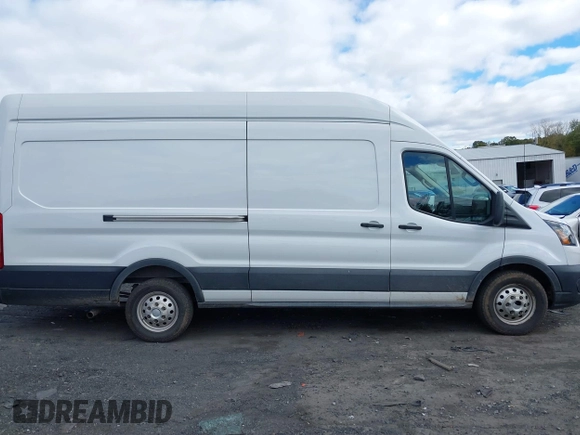 2022 Ford Transit Cargo with VIN 1FTBR3U85NKA64529, listed as a IAAI auction lot 40581639 with 70,680 mi miles and . Bid and sale history available at DreamBid. Image 13.