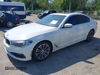 2018 BMW 5 Series 530i z VIN WBAJA5C53JG898590, wystawiony jako IAAI lot #42143629 z przebiegiem 135 111 mil mil oraz . Historia ofert i sprzedaży dostępna na DreamBid. Obrazek 18.