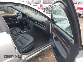 2000 Audi A4 с VIN WAUDH68D6YA166398, выставлен на аукционе IAAI как лот 41914420 с пробегом 74 629 миль миль и . История ставок и продаж доступна на DreamBid. Изображение 5.