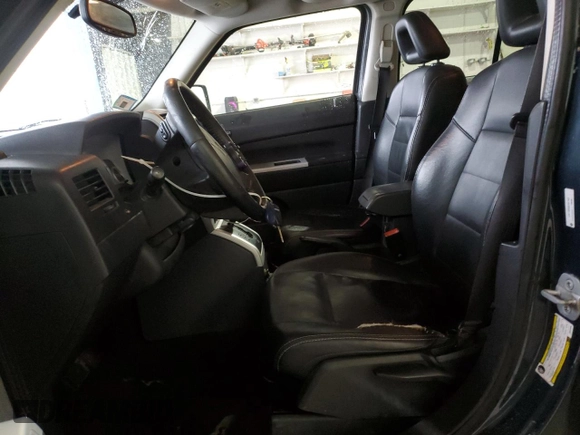 2008 Jeep Patriot Limited with VIN 1J8FT48W48D648696, listed as a Copart auction lot 45197545 with 210,250 mi miles and Salvage Title. Bid and sale history available at DreamBid. Image 7.